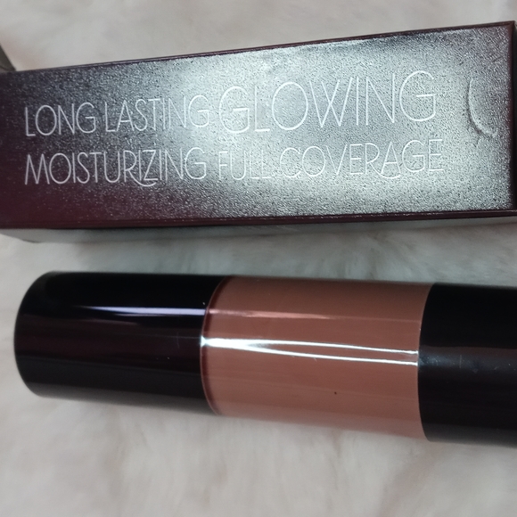 Cosmetics - Picture 2 of 4